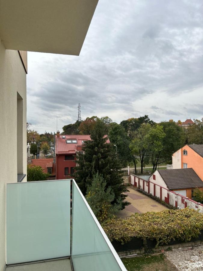 Becca'S Downtown Apartment With Private Parking Nagyvárad Kültér fotó