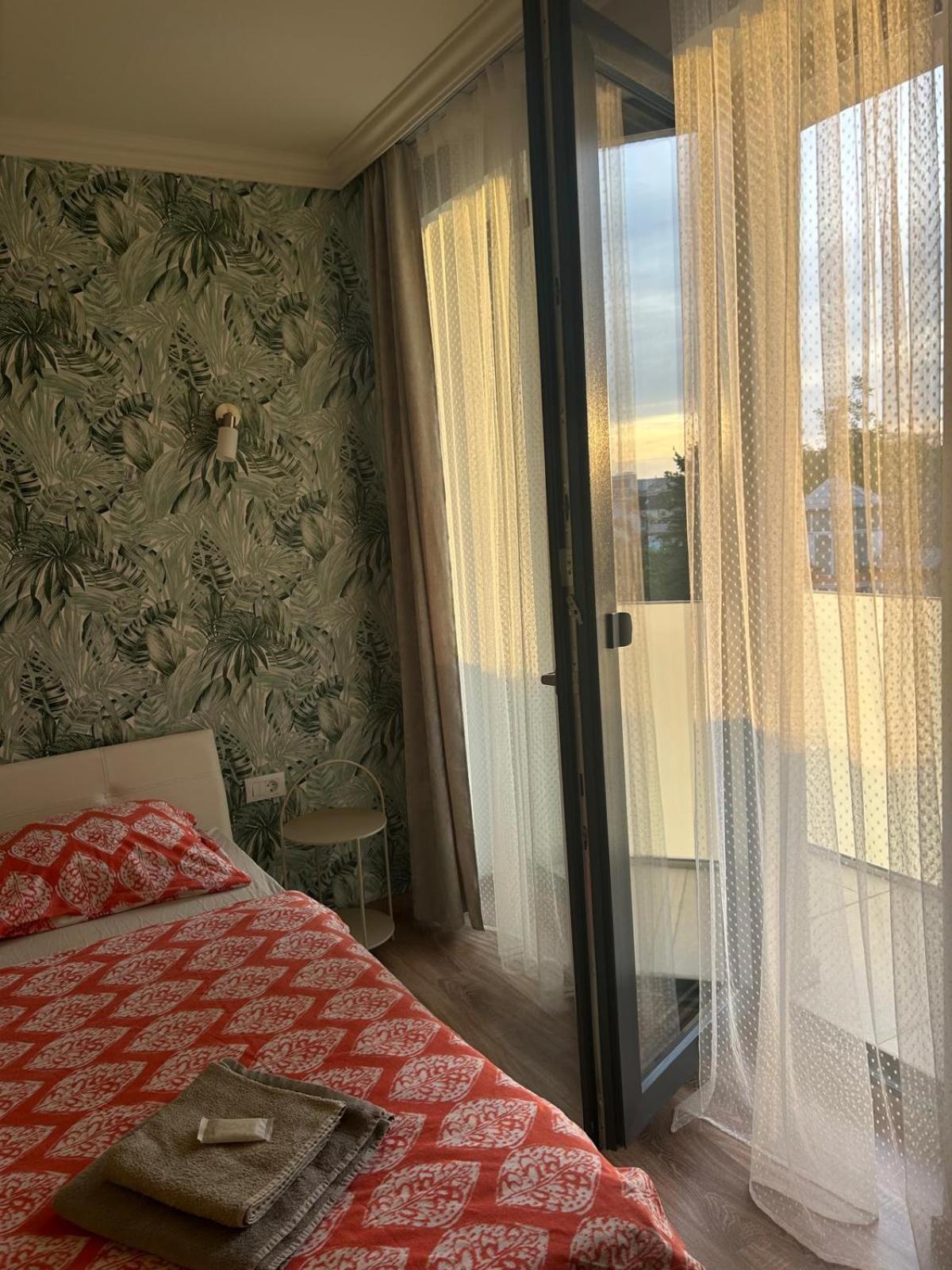 Becca'S Downtown Apartment With Private Parking Nagyvárad Kültér fotó