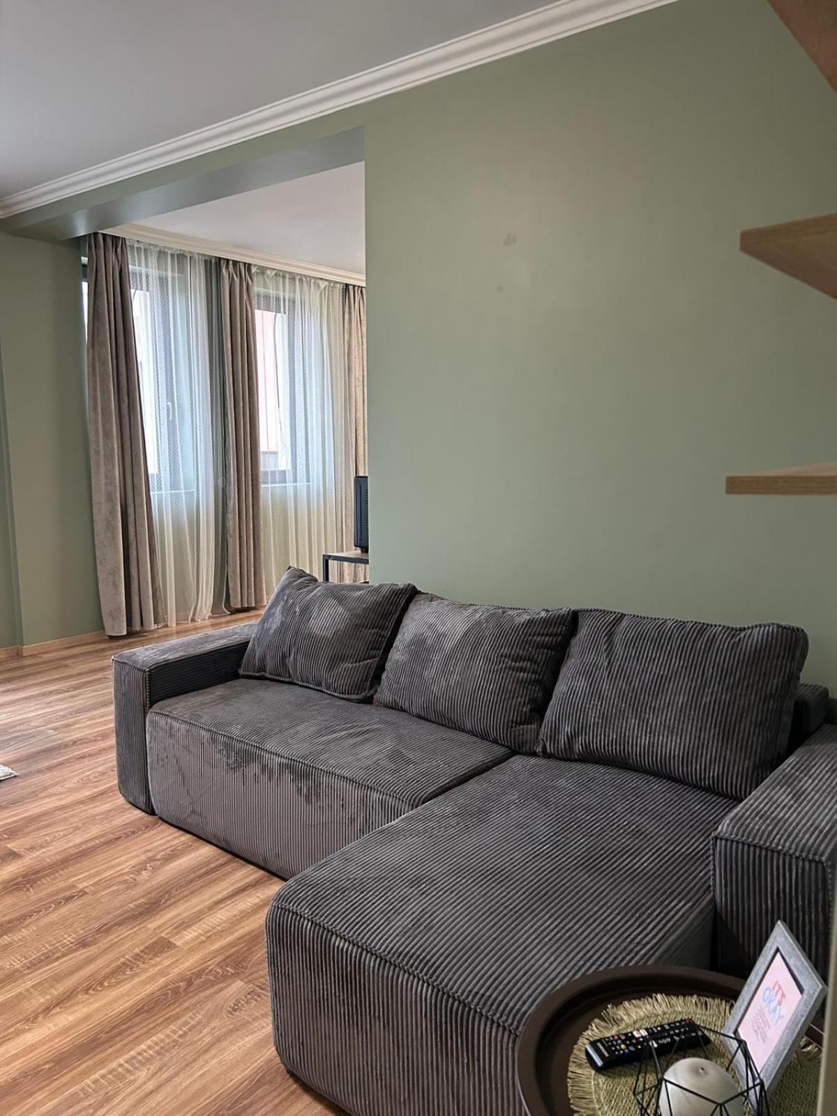 Becca'S Downtown Apartment With Private Parking Nagyvárad Kültér fotó
